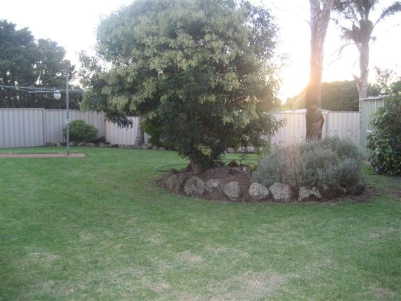 3 Blueberry Ash Court, Glenvale QLD 4350