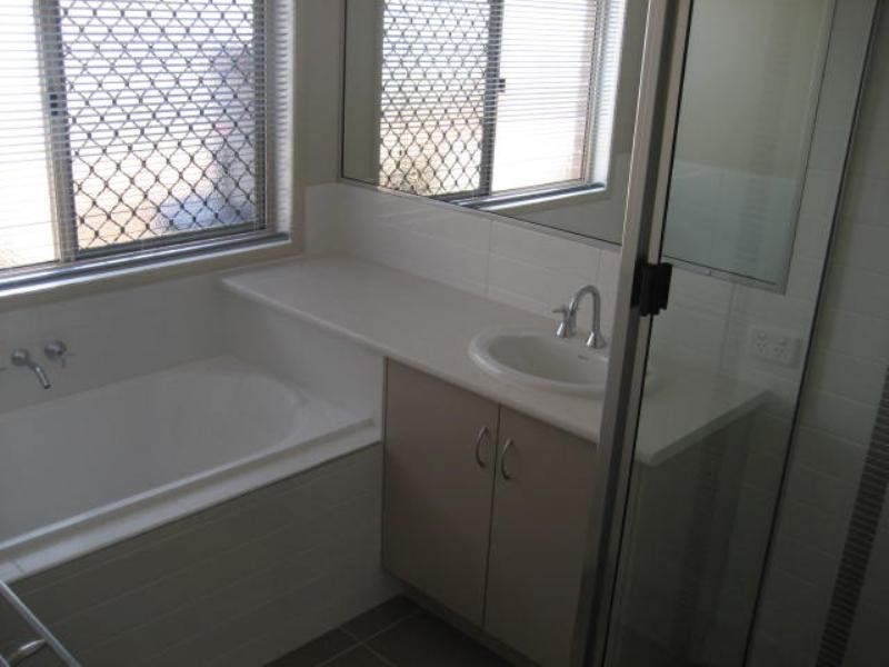 18 Balonne Drive, Glenvale QLD 4350