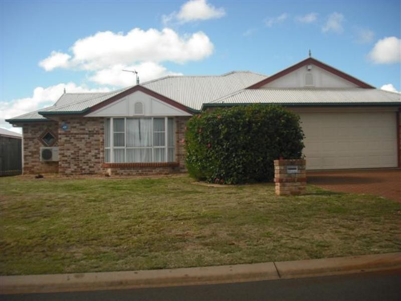 6 Winton Court, Middle Ridge QLD 4350