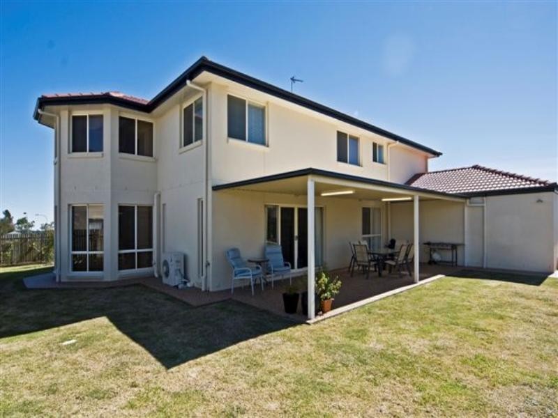 30 Banksdale Drive, Middle Ridge QLD 4350