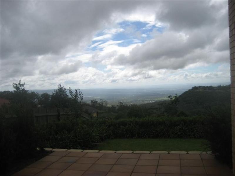 1/25 Warana Avenue, Mount Lofty QLD 4350