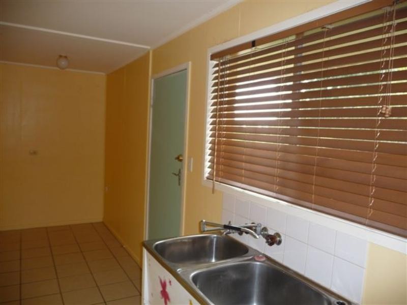27 Hazel Street, Centenary Heights QLD 4350