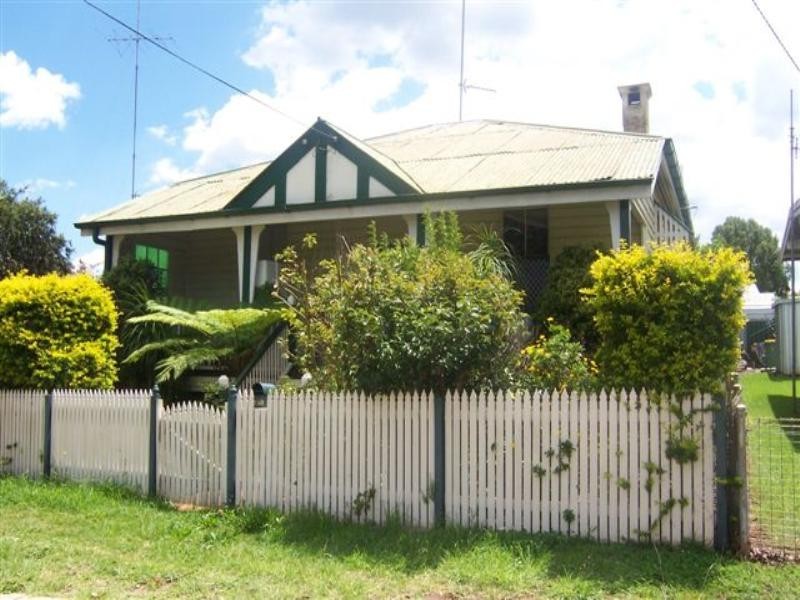 169 Bridge Street, North Toowoomba QLD 4350