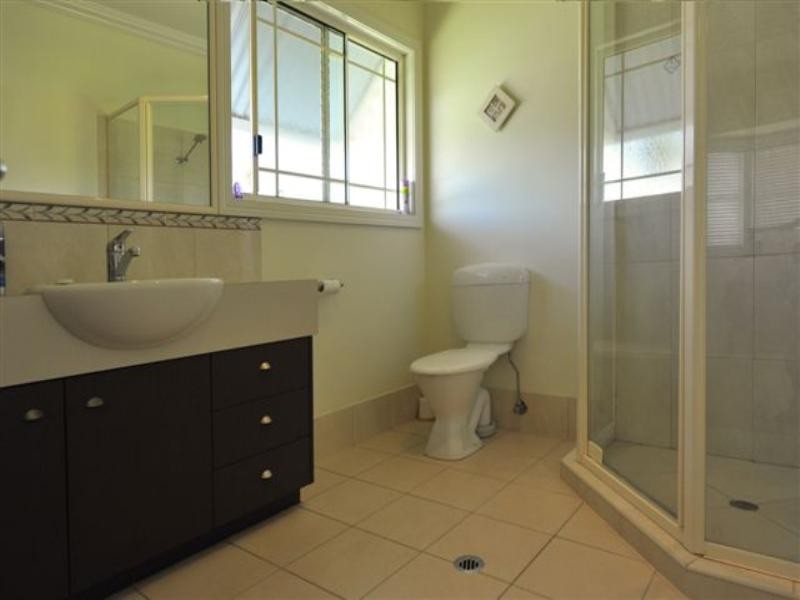 16 Traveston Court, Preston QLD 4352