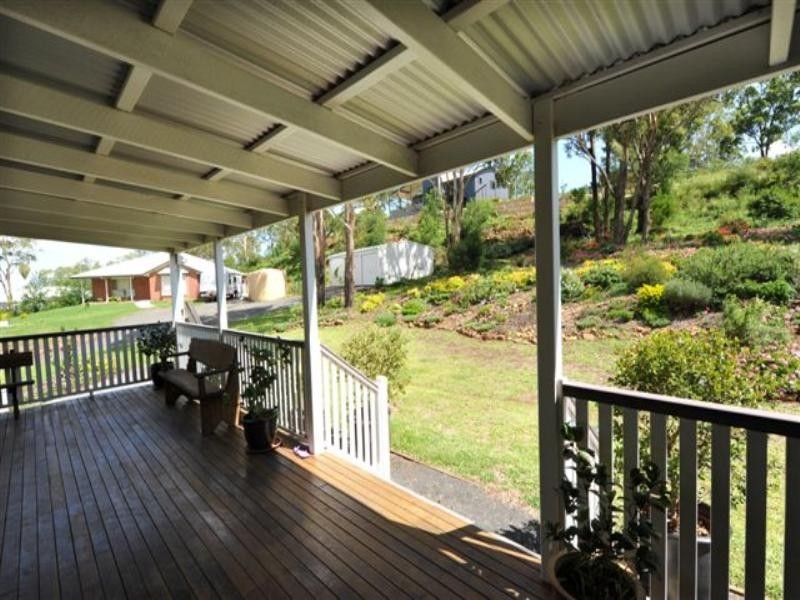 16 Traveston Court, Preston QLD 4352