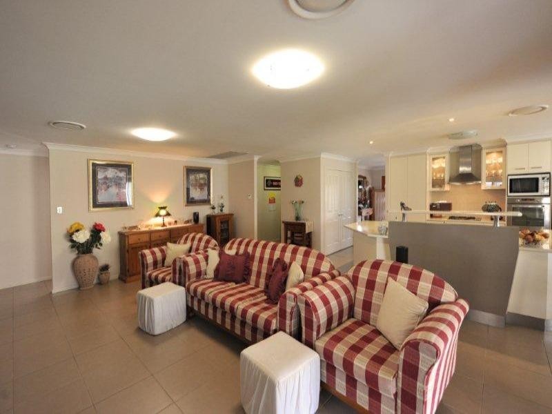 1 Schaefer Court, Westbrook QLD 4350