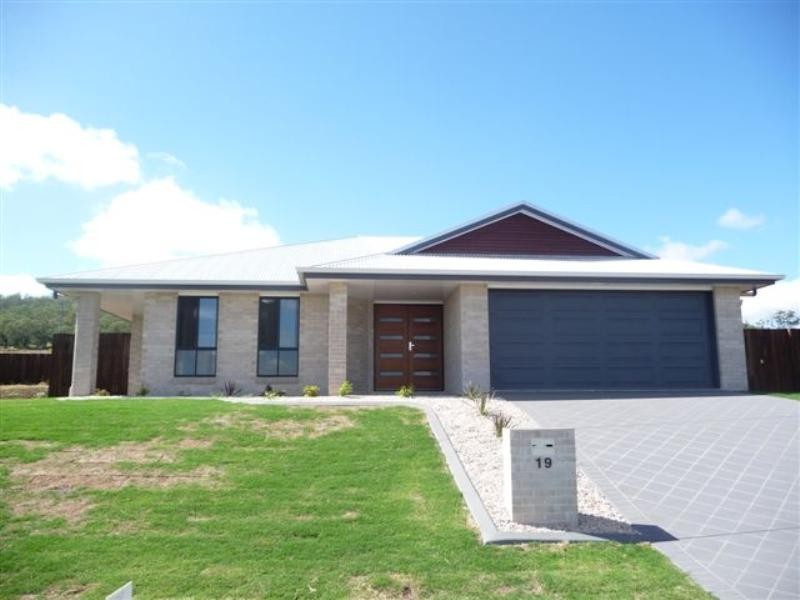 19 Pelling Court, Westbrook QLD 4350