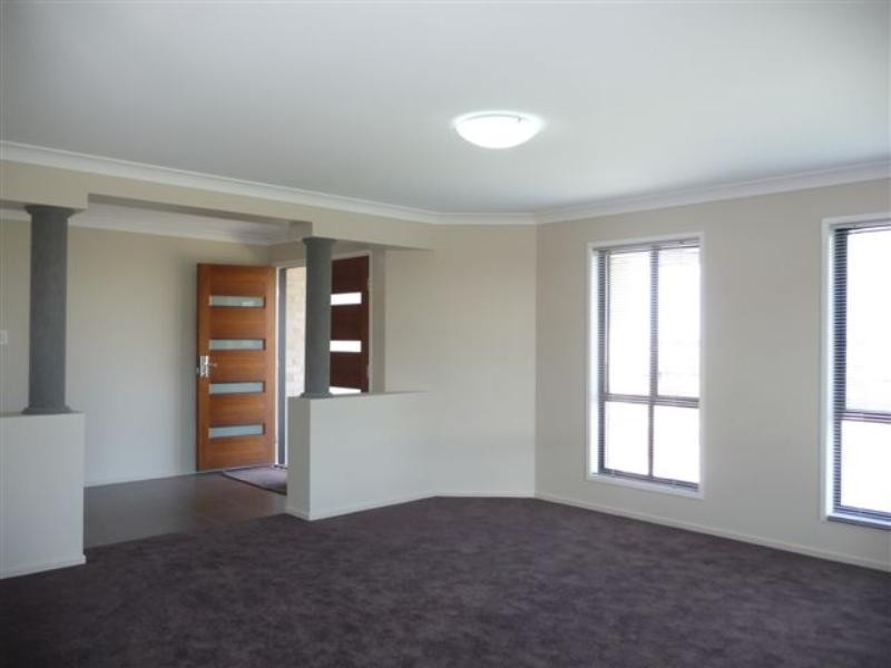 19 Pelling Court, Westbrook QLD 4350