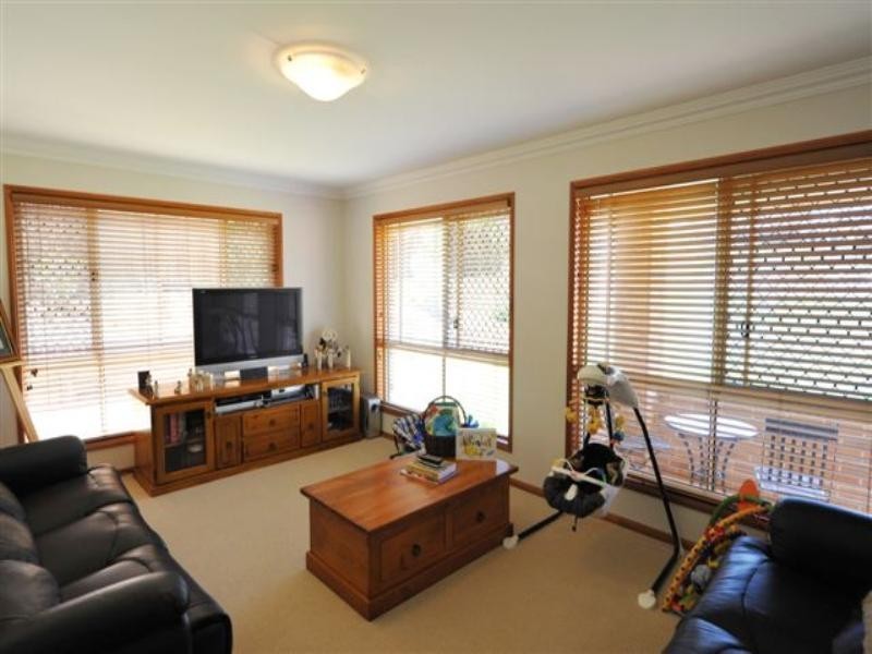 12 Debbie Street, Highfields QLD 4352