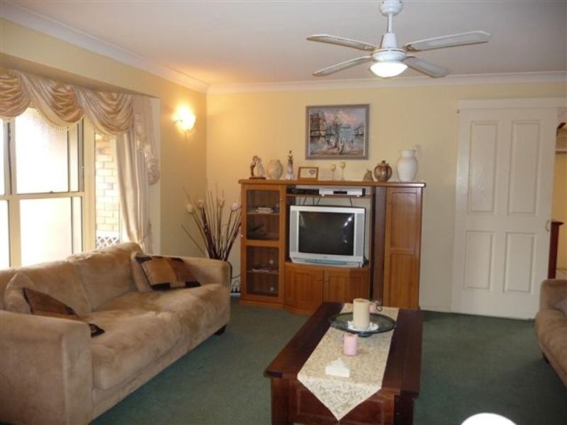 10 Hennenlotter Court, Kearneys Spring QLD 4350