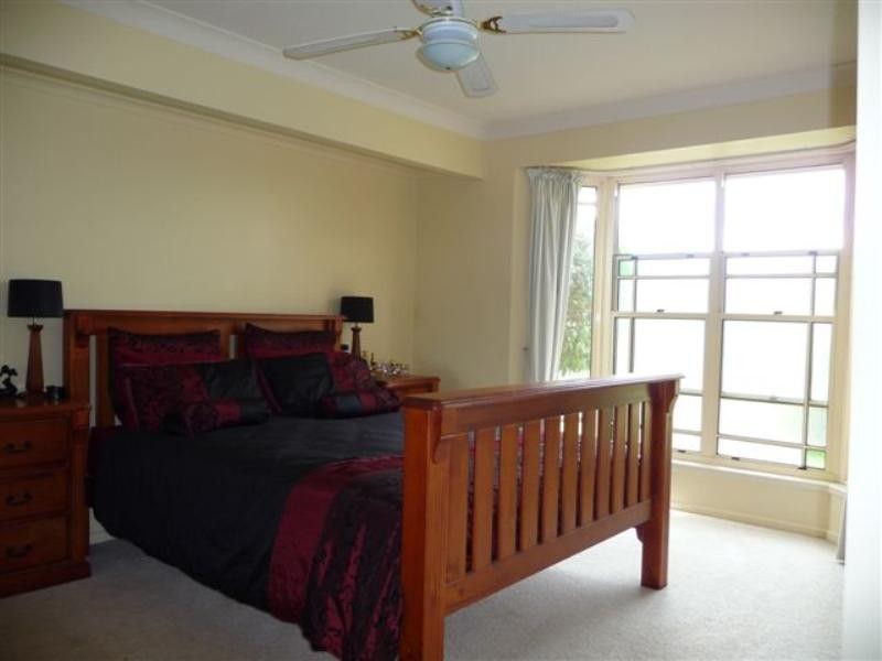 10 Hennenlotter Court, Kearneys Spring QLD 4350