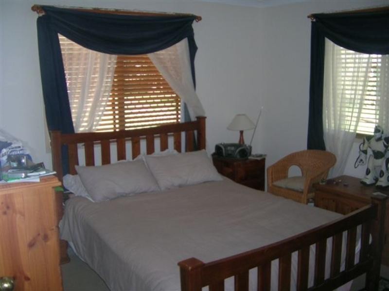 6 Petersens Road, Kingsthorpe QLD 4400