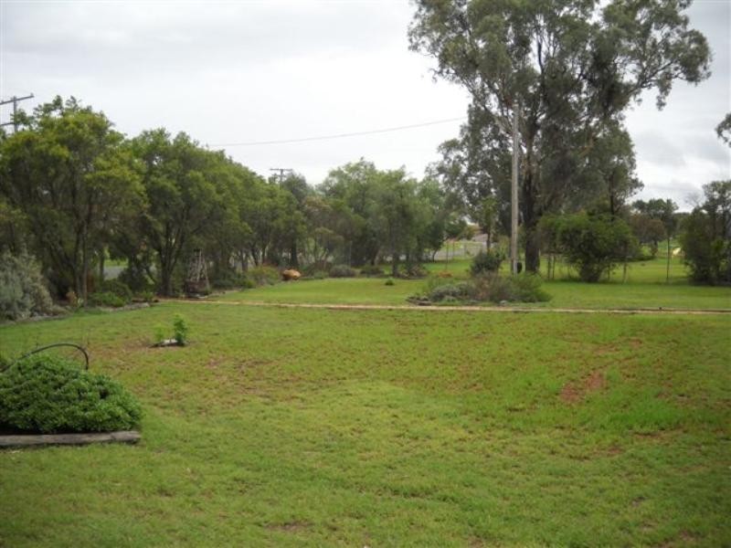 6 Petersens Road, Kingsthorpe QLD 4400