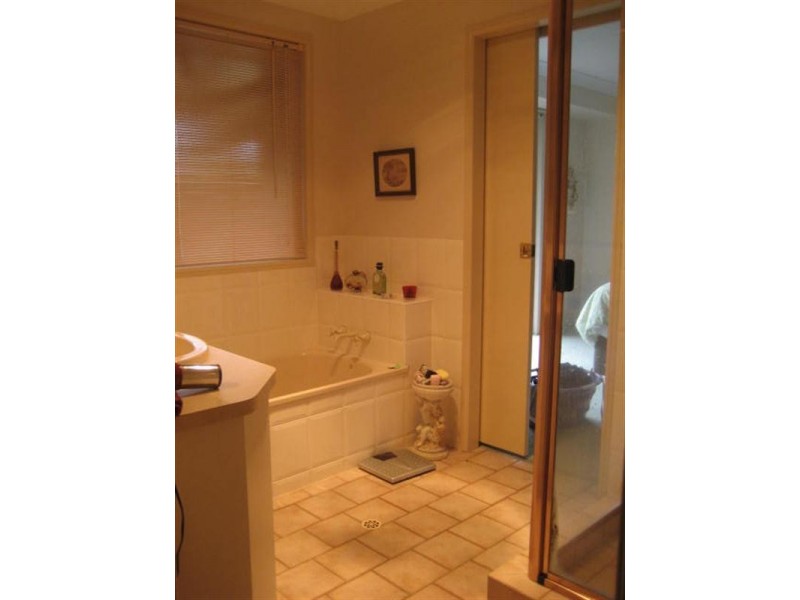 4 Glen Avon Court, Glenvale QLD 4350