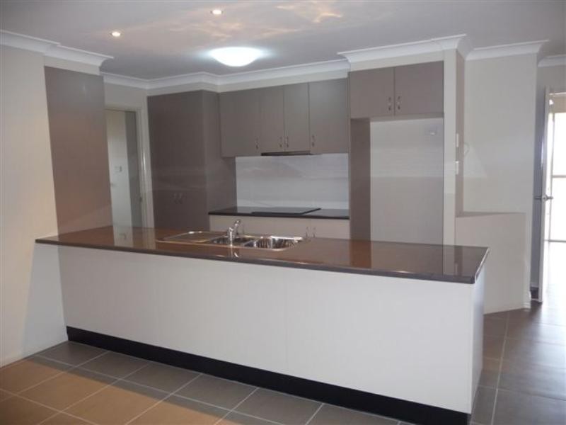 1 Quail Crescent, Highfields QLD 4352