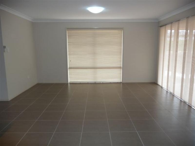 1 Quail Crescent, Highfields QLD 4352