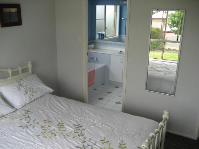 5 Oaklands Court, Glenvale QLD 4350