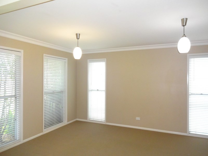 16 Barton Street, Middle Ridge QLD 4350