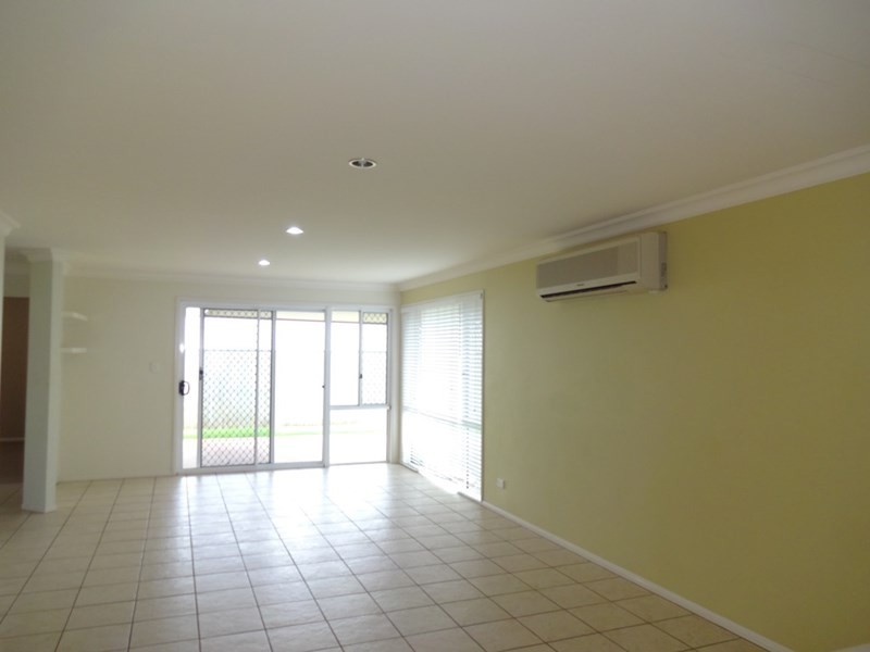 16 Barton Street, Middle Ridge QLD 4350