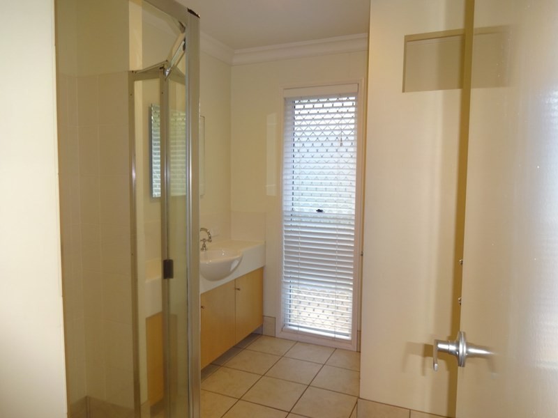 16 Barton Street, Middle Ridge QLD 4350