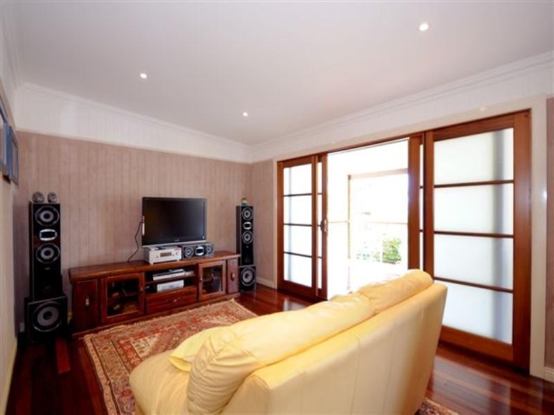68 Geoffrey Street, Mount Lofty QLD 4350