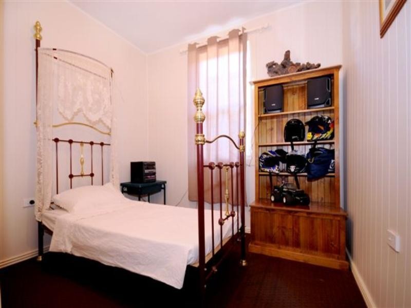 68 Geoffrey Street, Mount Lofty QLD 4350