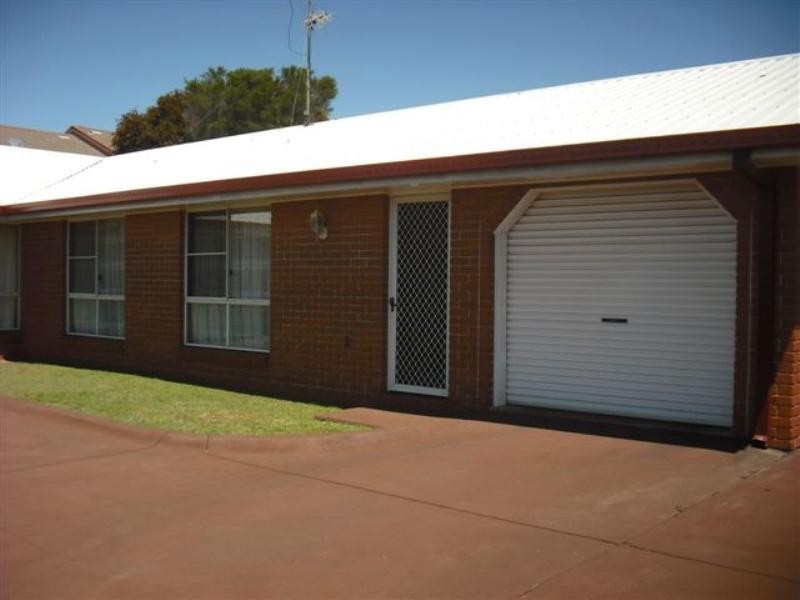 1/330 Spring Street, Kearneys Spring QLD 4350