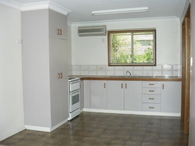 1/330 Spring Street, Kearneys Spring QLD 4350