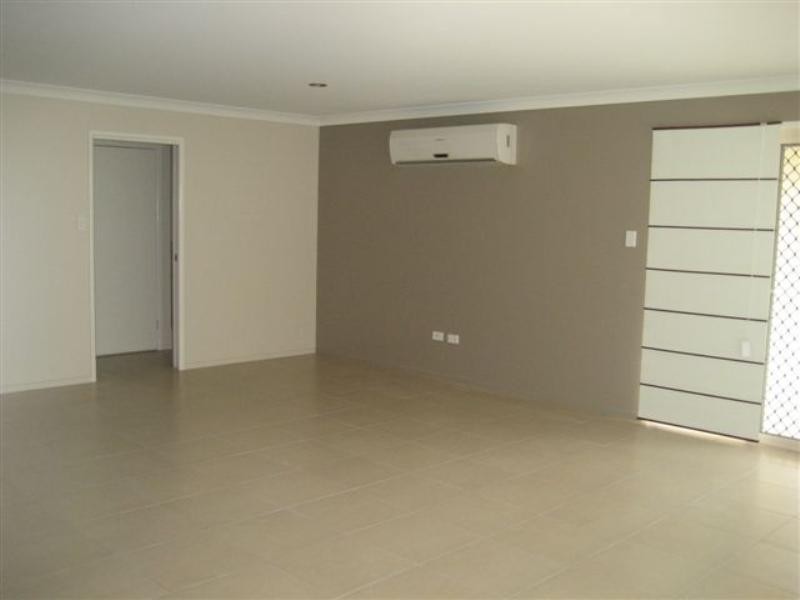 7 Beardsworth Street, Middle Ridge QLD 4350