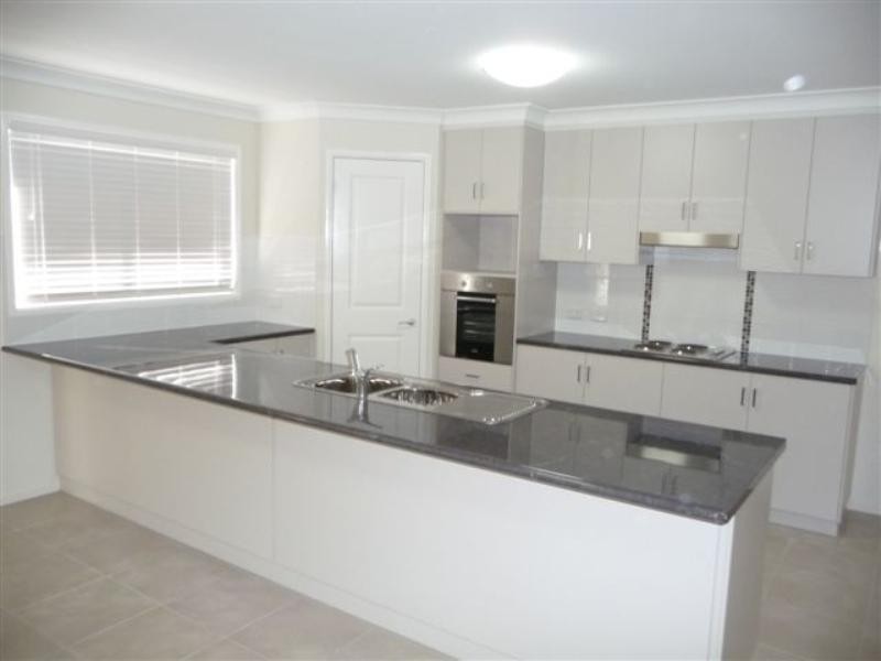 5 Gaudron Close, Wilsonton Heights QLD 4350