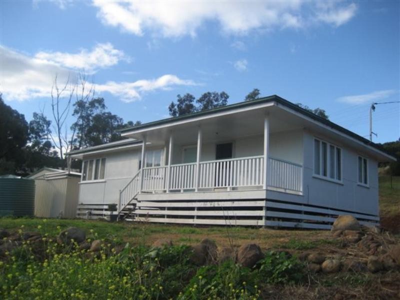 5 Redlands Road, Gowrie Junction QLD 4352