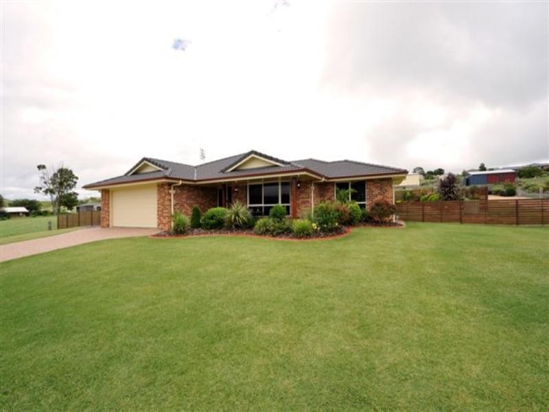 8 Northerley Drive, Hodgson Vale QLD 4352