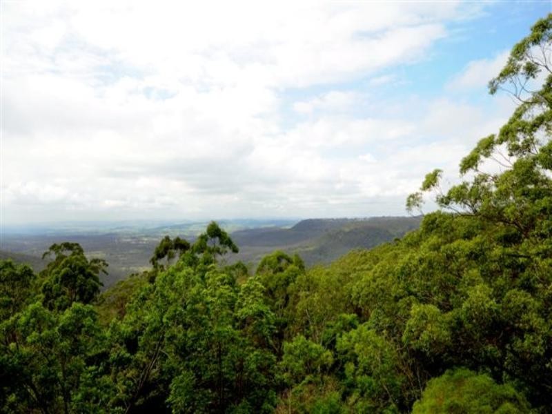9 Rangeview Road, Blue Mountain Heights QLD 4350
