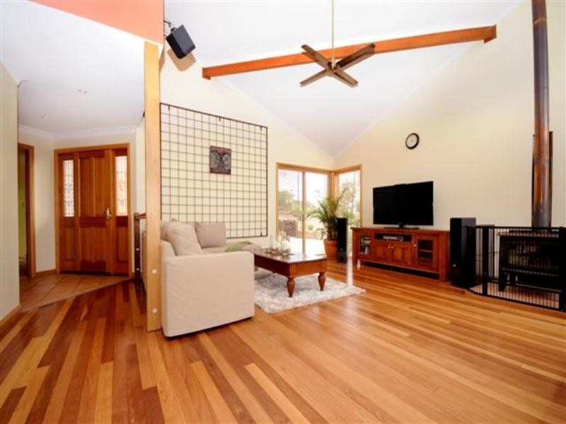 9 Rangeview Road, Blue Mountain Heights QLD 4350