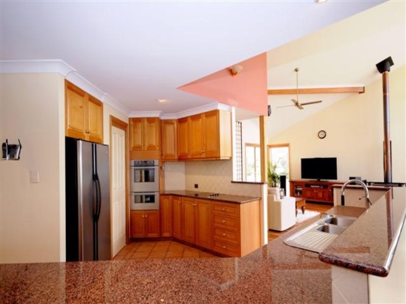 9 Rangeview Road, Blue Mountain Heights QLD 4350