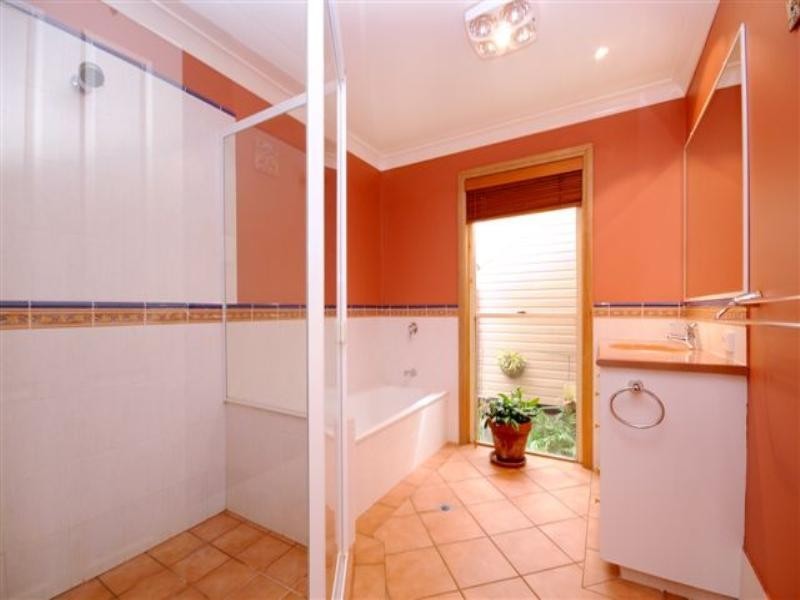 9 Rangeview Road, Blue Mountain Heights QLD 4350