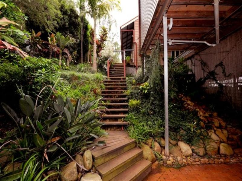 9 Rangeview Road, Blue Mountain Heights QLD 4350