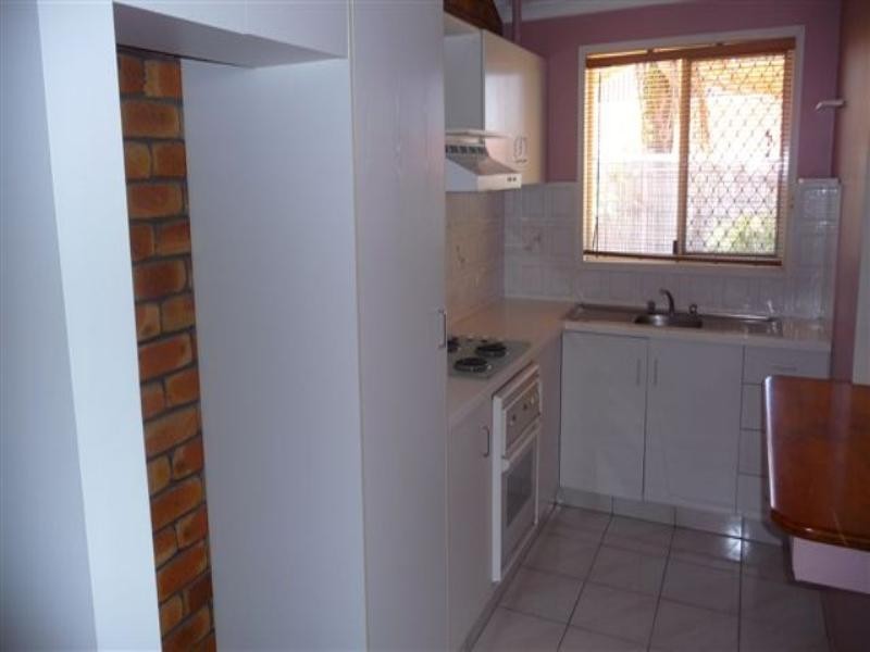 8/31 Gladstone Street, Newtown QLD 4350