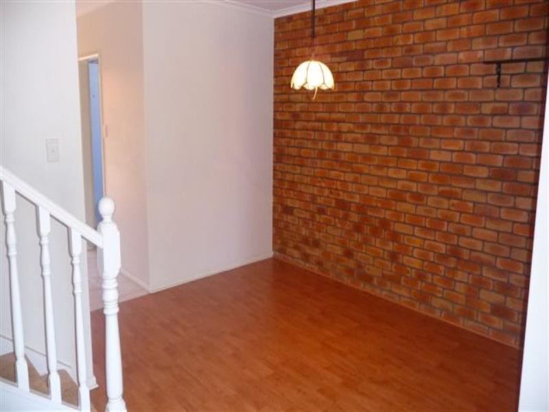 8/31 Gladstone Street, Newtown QLD 4350