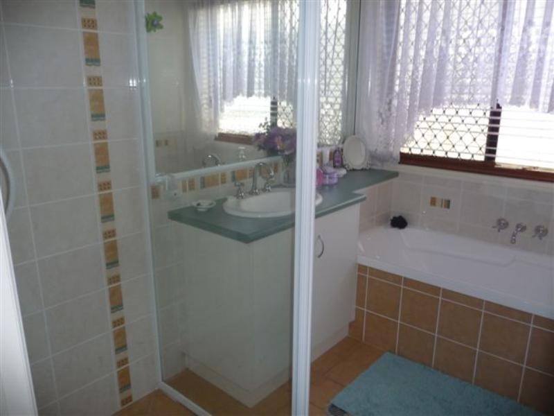 1/6 Sunset Drive, Glenvale QLD 4350