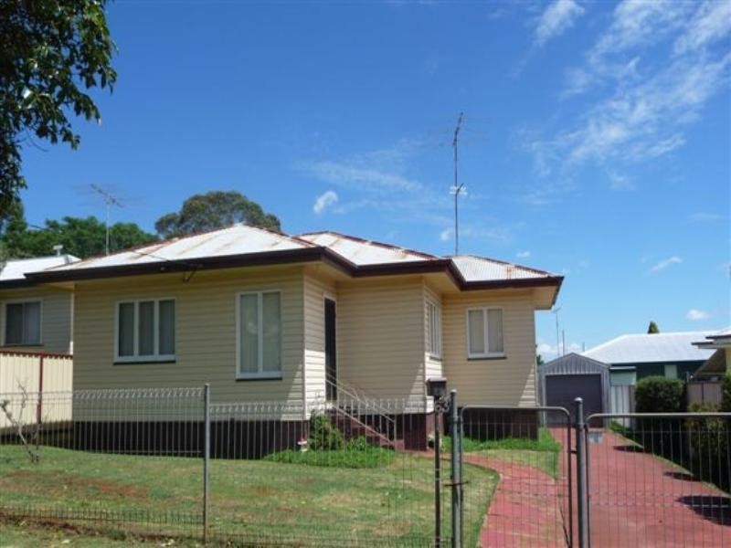 63 Gordon Avenue, Newtown QLD 4350