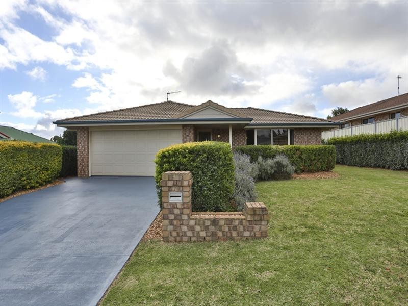 7 Kensington Court, Darling Heights QLD 4350