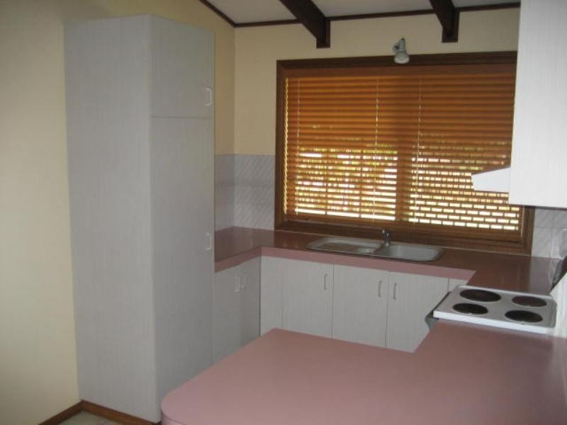 2/375a Alderley Street, Kearneys Spring QLD 4350