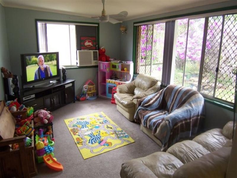 381 Hume Street, Kearneys Spring QLD 4350