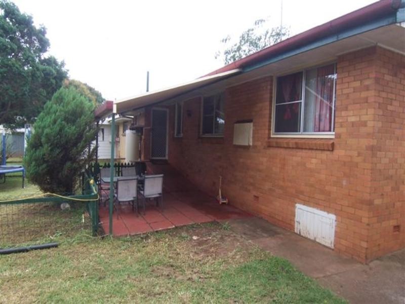 381 Hume Street, Kearneys Spring QLD 4350