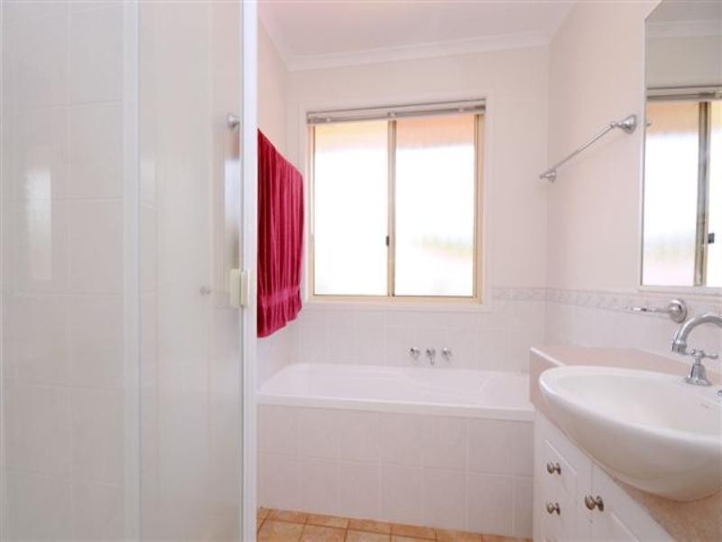 1 Hoad Court, Rangeville QLD 4350