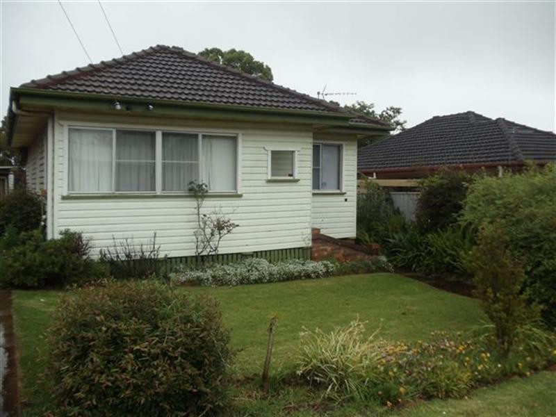 13 Leichney Street, South Toowoomba QLD 4350