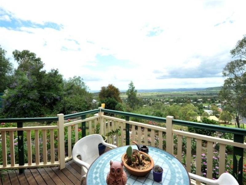 17 Darel Street, Kingsthorpe QLD 4400