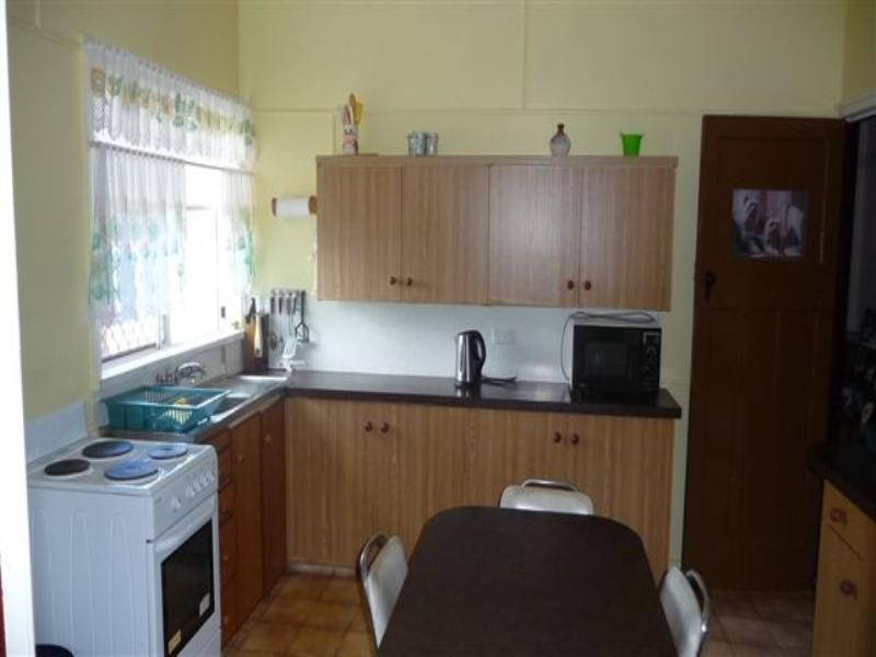 42 Geoffrey Street, Mount Lofty QLD 4350