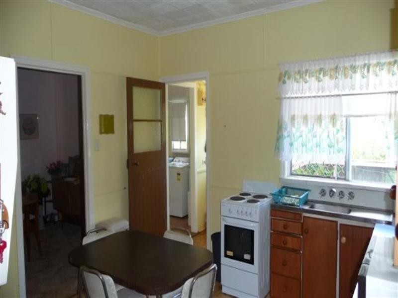 42 Geoffrey Street, Mount Lofty QLD 4350